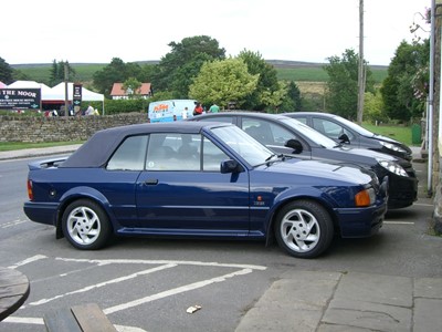 Lot 321 - 1990 Ford Escort XR3i SE500 Cabriolet