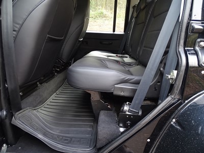 Lot 322 - 2007 Land Rover Defender 110 2.4 TDCi XS Double Cab Pickup