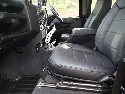 Lot 322 - 2007 Land Rover Defender 110 2.4 TDCi XS Double Cab Pickup