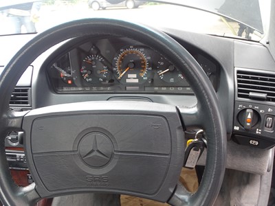 Lot 362 - 1991 Mercedes-Benz SL 500