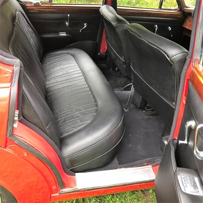 Lot 372 - 1968 Jaguar 340