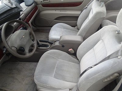 Lot 320 - 2002 Chrysler Sebring 2.7 LXi Convertible