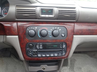 Lot 320 - 2002 Chrysler Sebring 2.7 LXi Convertible