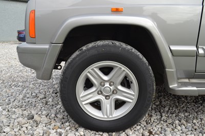Lot 330 - 2000 Jeep Cherokee 4.0 Classic