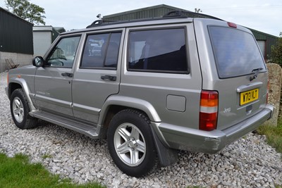 Lot 330 - 2000 Jeep Cherokee 4.0 Classic