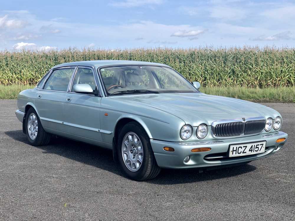 Lot 349 - 1999 Jaguar XJ8 4.0 Sovereign