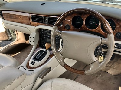 Lot 349 - 1999 Jaguar XJ8 4.0 Sovereign