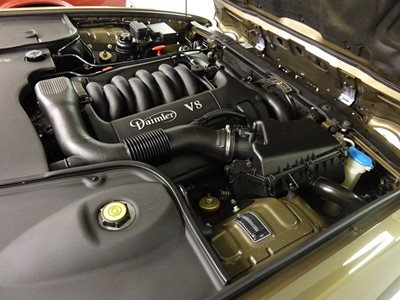 Lot 44 - 2001 Daimler V8 4 Litre Long Wheelbase