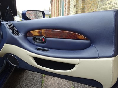 Lot 12 - 1998 Aston Martin DB7 Volante