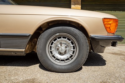 Lot 14 - 1981 Mercedes-Benz 500 SL
