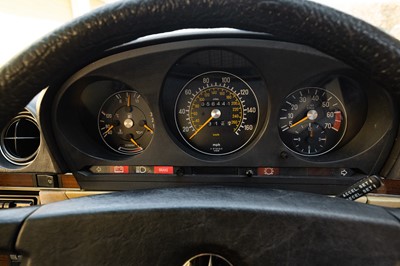 Lot 14 - 1981 Mercedes-Benz 500 SL