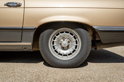 Lot 14 - 1981 Mercedes-Benz 500 SL