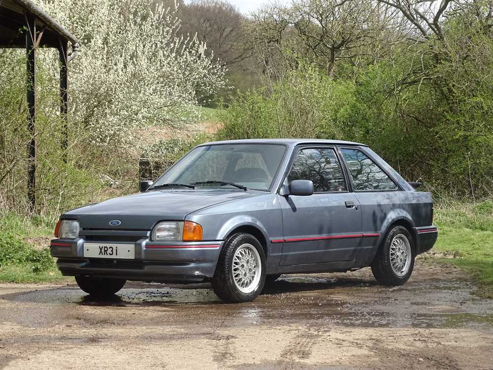 Lot 321 - c.1990 Ford Escort XR3i