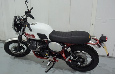 Lot 100 - 2016 Moto Guzzi V7 Stornello