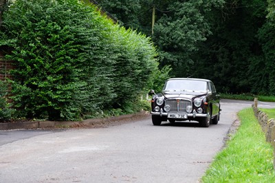 Lot 325 - 1967 Rover P5 Coupe