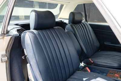 Lot 88 - 1983 Mercedes-Benz 380SL