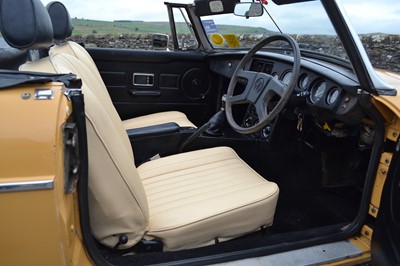Lot 77 - 1977 MG B Roadster