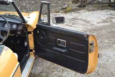 Lot 77 - 1977 MG B Roadster