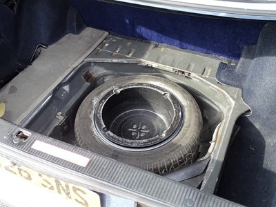 Lot 68 - 1986 Mercedes-Benz 560 SEL