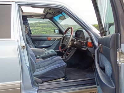 Lot 68 - 1986 Mercedes-Benz 560 SEL