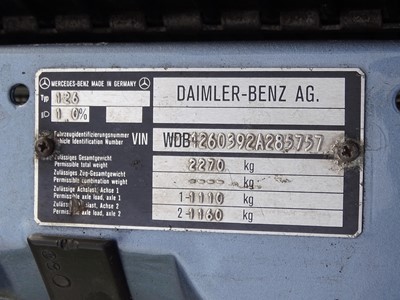 Lot 68 - 1986 Mercedes-Benz 560 SEL