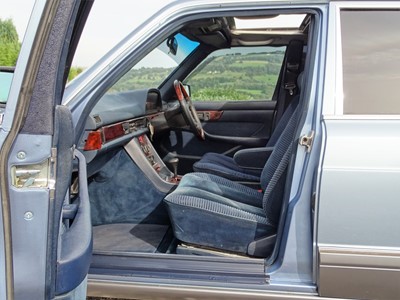 Lot 68 - 1986 Mercedes-Benz 560 SEL