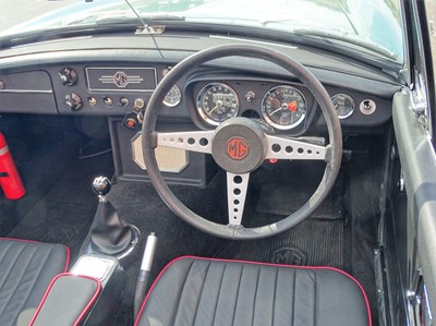 Lot 39 - 1971 MG B Roadster