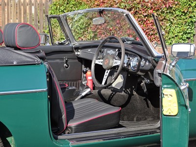 Lot 39 - 1971 MG B Roadster