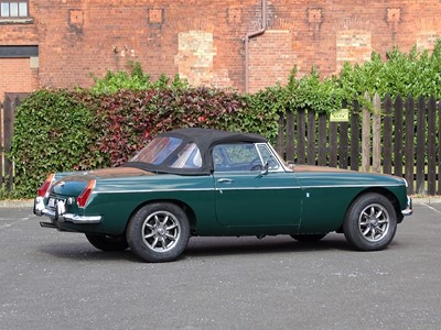 Lot 39 - 1971 MG B Roadster