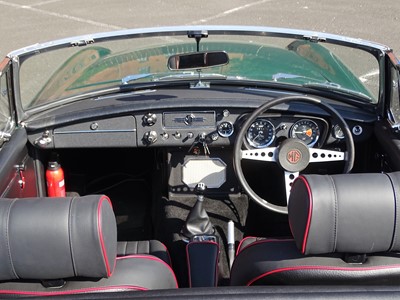 Lot 39 - 1971 MG B Roadster