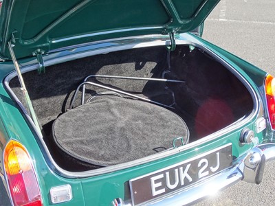 Lot 39 - 1971 MG B Roadster