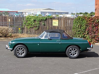 Lot 39 - 1971 MG B Roadster