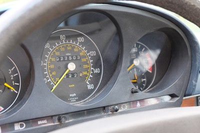 Lot 66 - 1983 Mercedes-Benz 380SL