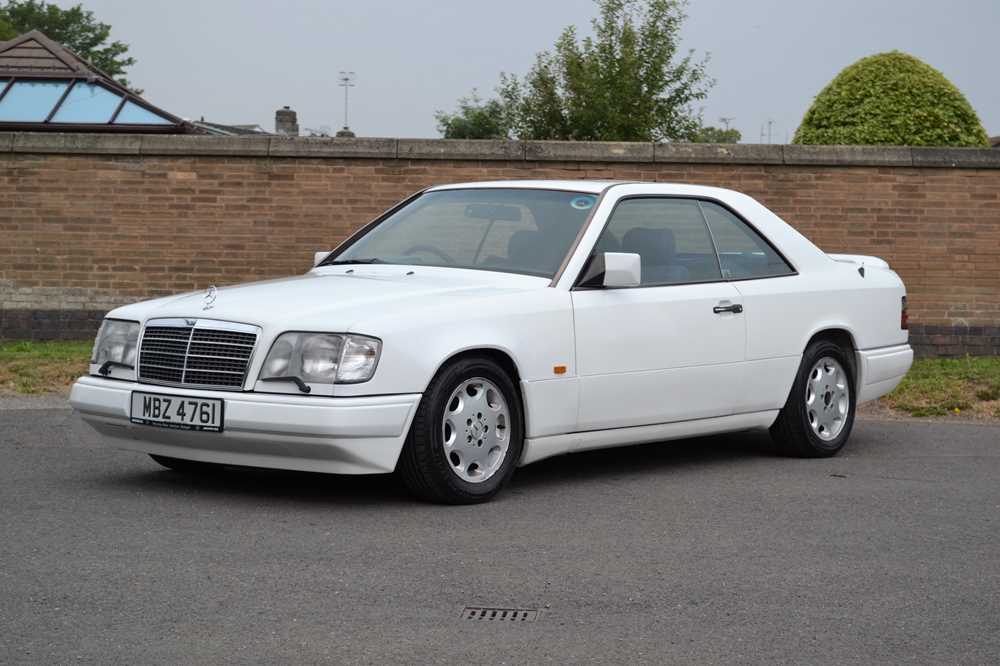 Lot 305 - 1994 Mercedes-Benz E220 Coupe