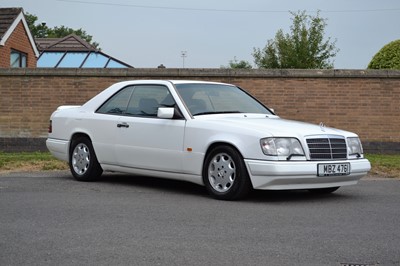 Lot 305 - 1994 Mercedes-Benz E220 Coupe