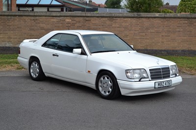 Lot 305 - 1994 Mercedes-Benz E220 Coupe