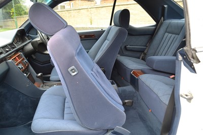 Lot 305 - 1994 Mercedes-Benz E220 Coupe