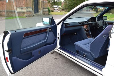 Lot 305 - 1994 Mercedes-Benz E220 Coupe