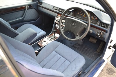 Lot 305 - 1994 Mercedes-Benz E220 Coupe