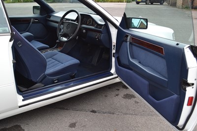 Lot 305 - 1994 Mercedes-Benz E220 Coupe