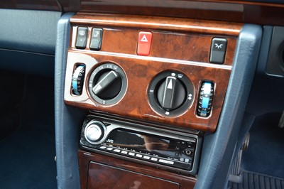 Lot 305 - 1994 Mercedes-Benz E220 Coupe