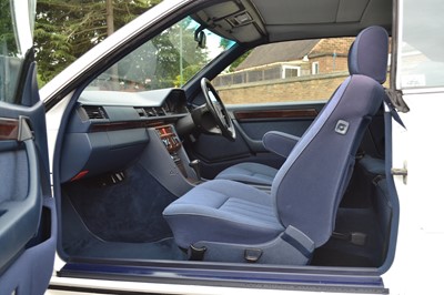 Lot 305 - 1994 Mercedes-Benz E220 Coupe