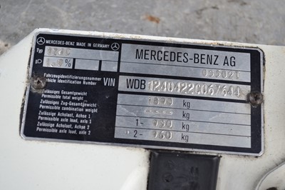 Lot 305 - 1994 Mercedes-Benz E220 Coupe