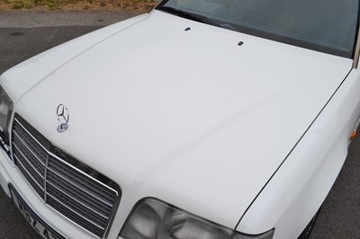 Lot 305 - 1994 Mercedes-Benz E220 Coupe