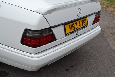 Lot 305 - 1994 Mercedes-Benz E220 Coupe