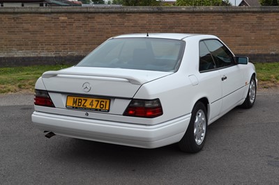 Lot 305 - 1994 Mercedes-Benz E220 Coupe