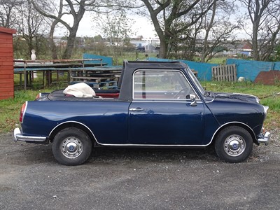 Lot 326 - 1967 Riley Elf Convertible
