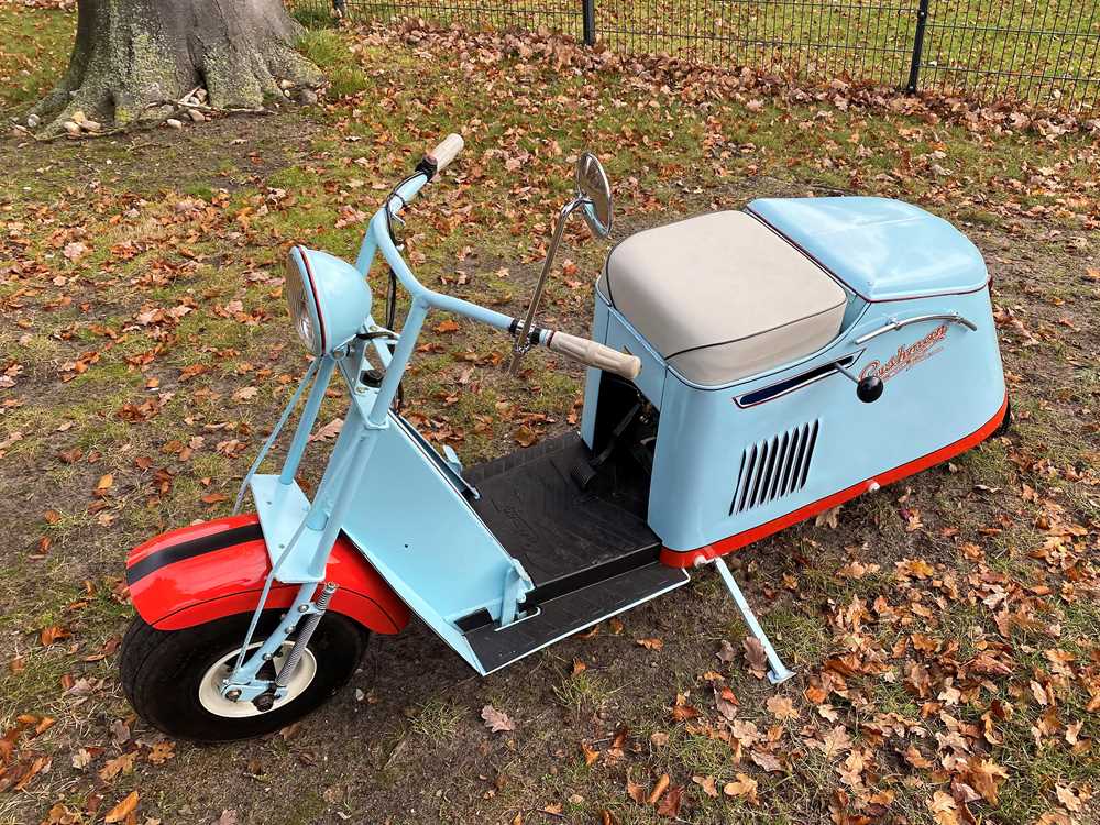Lot 211 - 1949 Cushman Model 62 Roadking