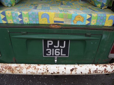 Lot 301 - Volkswagen Type 2 (T2) Camper