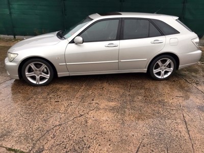 Lot 69 - 2003 Lexus IS300 Sport Cross